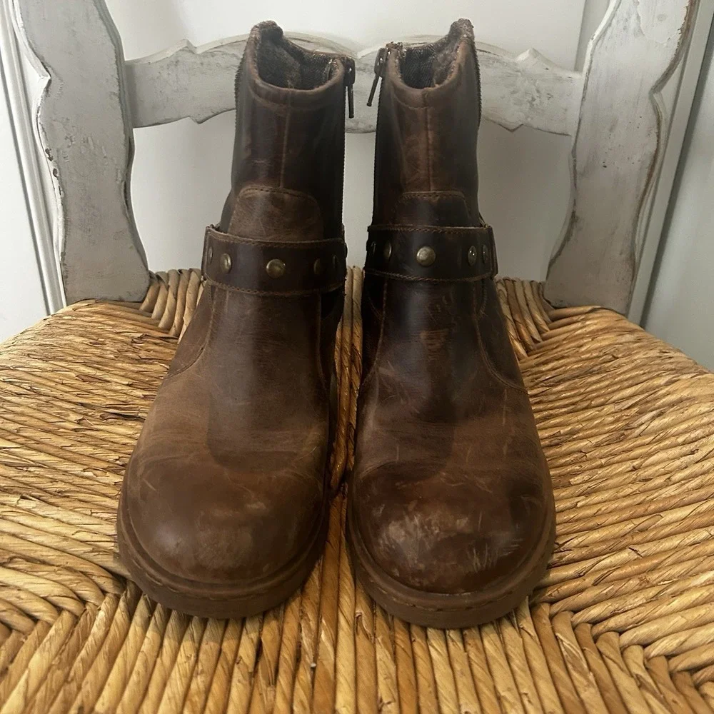 Brown Moto Distressed Leather Ankle Booties Size 8M Zip B.O.C. Born of Concept